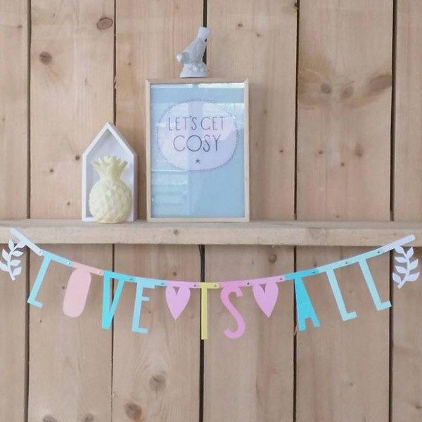 Ghirlanda lettere pastello