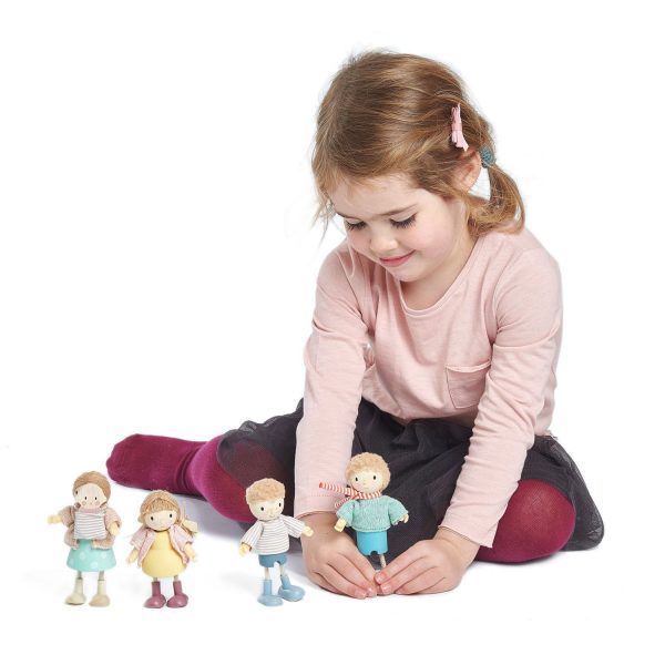 Bambina Amy con coniglio Tender Leaf