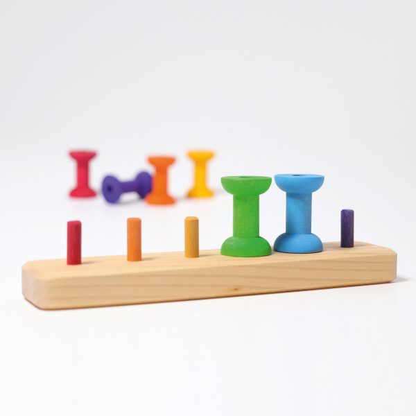 Gioco impilabile spolette arcobaleno con ago Grimm's
