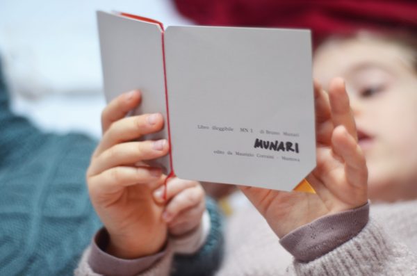 Libro illeggibile "mn 1" - Corraini Edizioni
