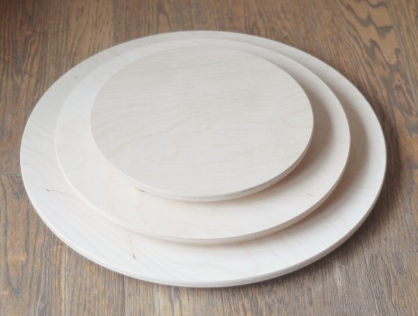 Vassoio rotondo senza bordi legno betulla con piedini 30 cm