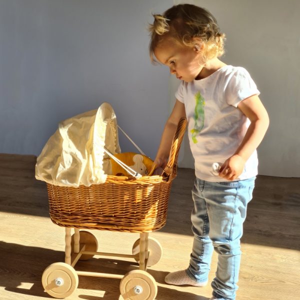 Carrozzina vimini per bambole ecrù Egmont Toys