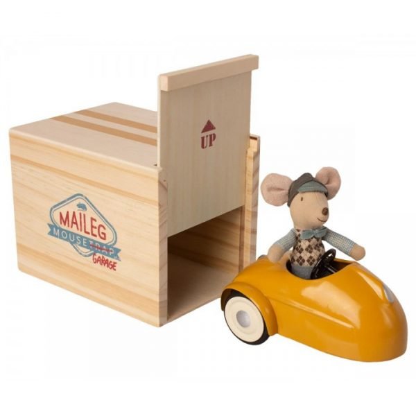 Pupazzo topo little brother Car with garage Yellow Maileg
