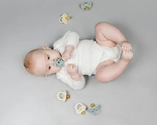 Ciuccio ortodontico in gomma naturale grey 3-36 mesi Hevea