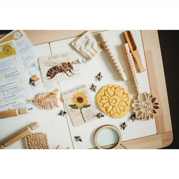 Set 2 formine Ape e alveare eco cutter Kinfolk & Co