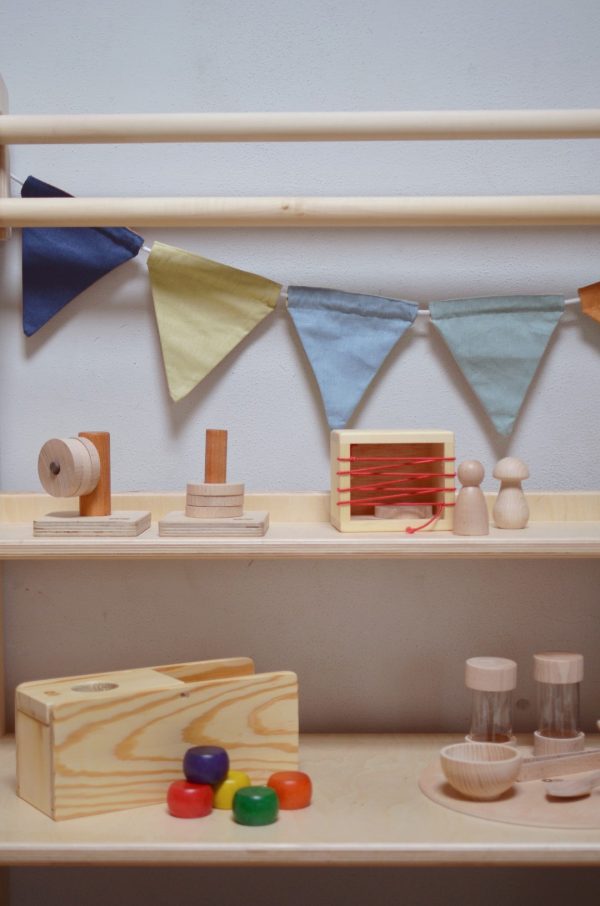 Scatola con elastici Montessori Enrosca