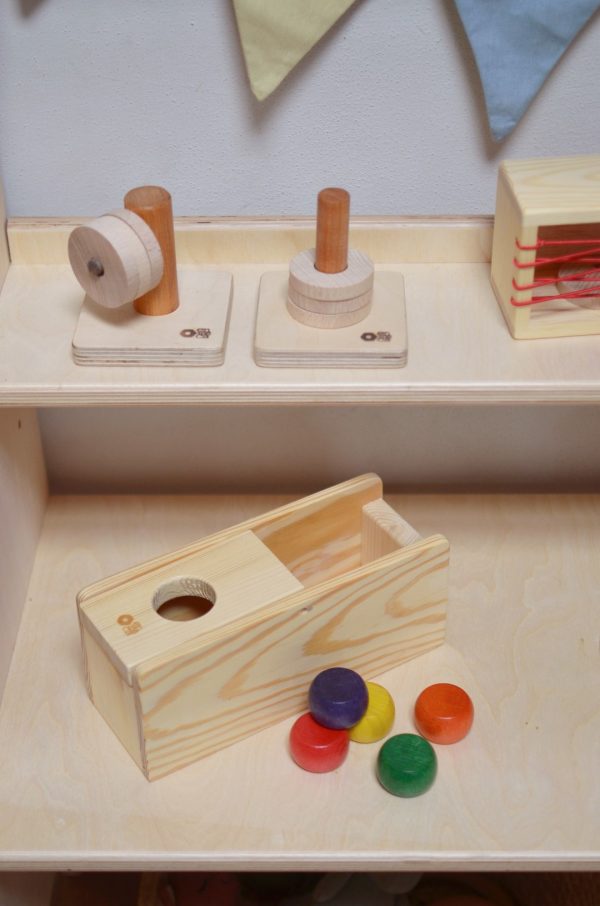 Scatola per imbucare Montessori Enrosca
