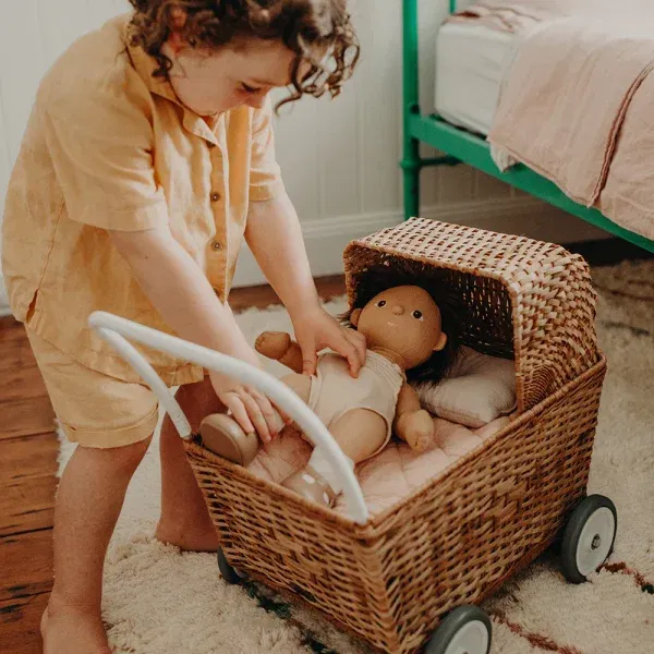 Accessori DINKUM DOLLS Rattan strolley OlliElla