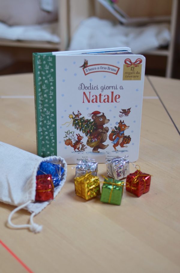 Mini playset Dodici giorni a Natale 12 regali da trovare + 12 pacchetti