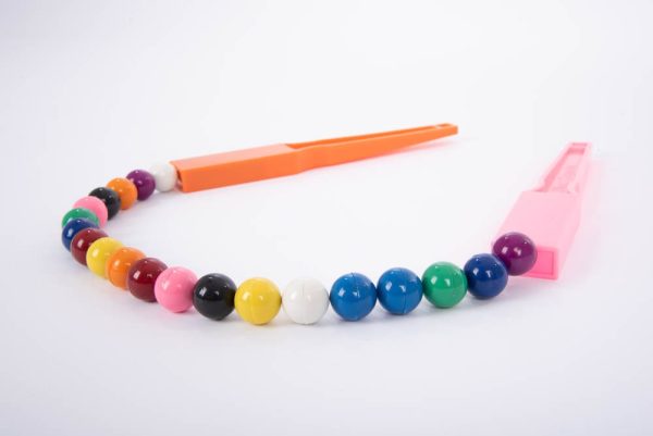 Set 20 biglie magnetiche arcobaleno + 2 palette magnetiche Tickit