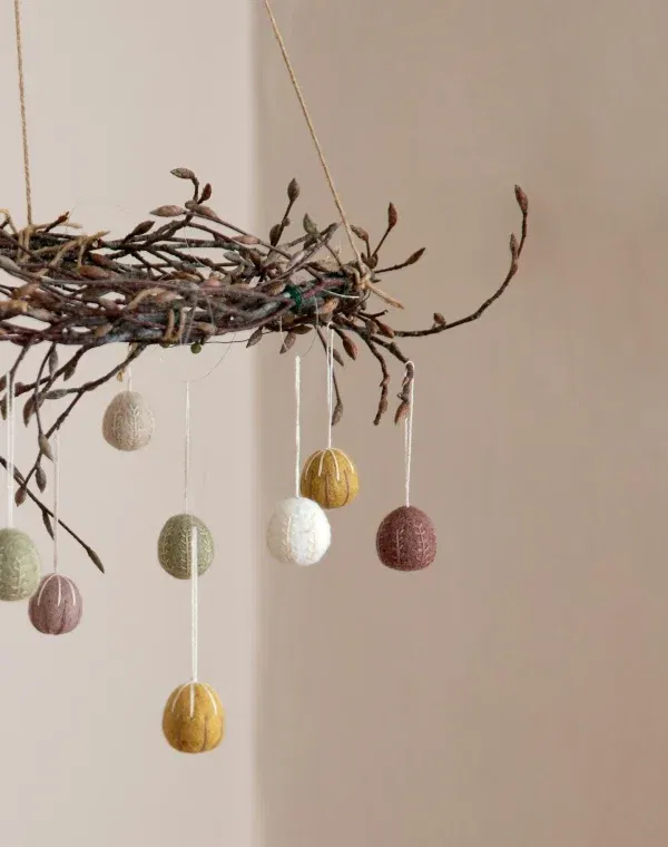 Pendenti in feltro set 3 uova ricamate Clay Colors GRY & SIF