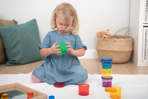 Set 6 barattoli traslucidi arcobaleno con coperchi ingranditori Tickit
