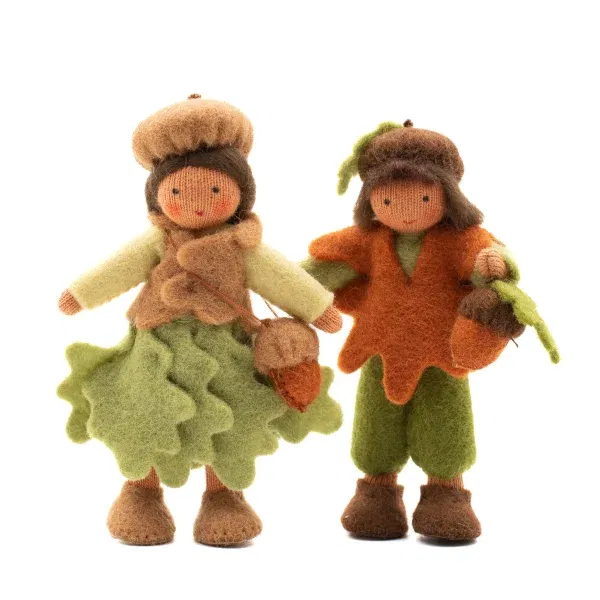 Figura Waldorf Acorn Children girl AUTUNNO Ambro-dolls