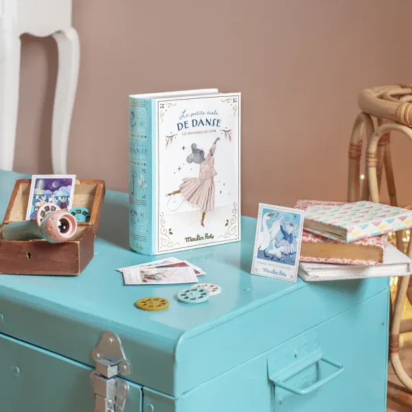 Libro cofanetto lampada proietta storie La petite Ecole de Dance Moulin Roty