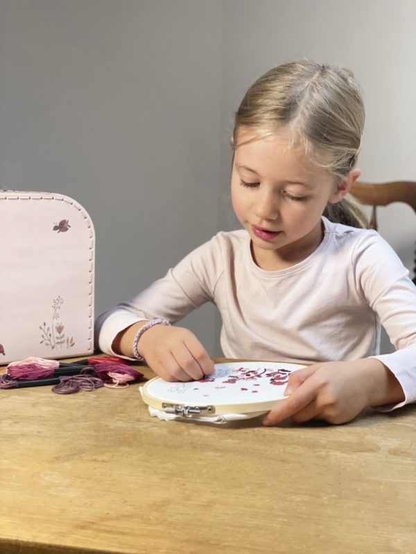 Kit ricamo coccinella in valigetta Egmont Toys