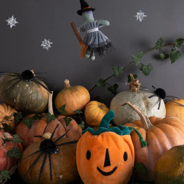 Streghetta con zucca Pumpkin Doll MeriMeri